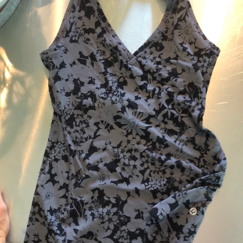 Lululemon Size 4 Exercise Top